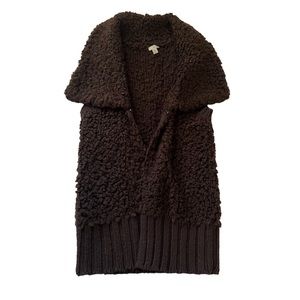 Hinge Sleeveless Sweater